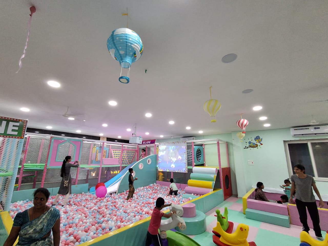 Indoor soft play and activity space at Cocomelos Hyderabad